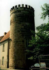 Bild oben: Hexenturm in Coburg  Wie in Coburg, so gibt es noch in zahlreichen Orten Frankens geeignete Stätten, die mit den entsprechenden Hinweisen versehen, an die Opfer der Hexenverfolgung erinnern